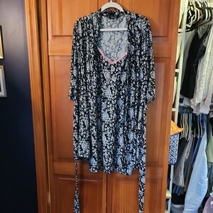 Rene Rofe Black and White Robe Intimates Sleepwear